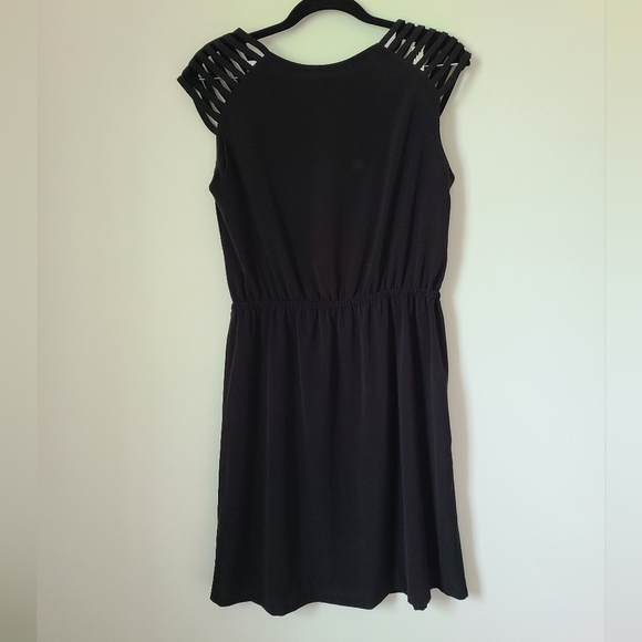 Dress - Picture 4 of 6